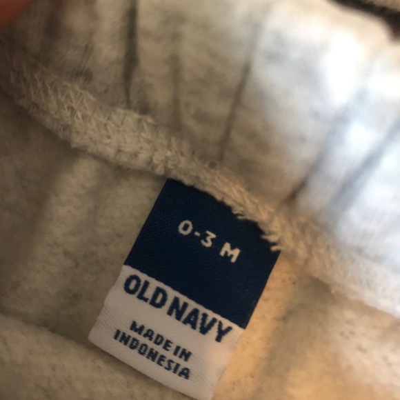 🚗3/$30 Old Navy 0-3M outfit - Picture 3 of 3